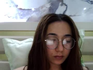 Jasminelow Chaturbate stream image from September 03, 2025