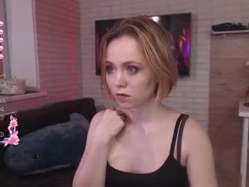 Lucy_Mirror Chaturbate stream image from September 03, 2025