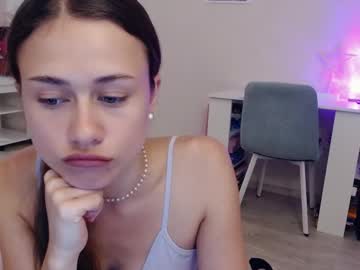 Eliscuteblonde Chaturbate stream image from September 03, 2025