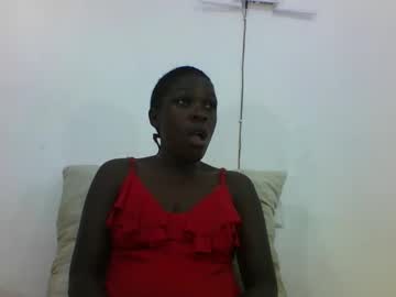 Hotcutetracie Chaturbate stream image from September 04, 2025