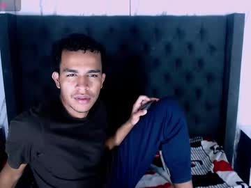 Aston_Vera Chaturbate stream image from September 04, 2025
