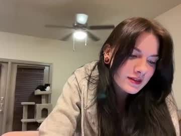 Irissweets Chaturbate stream image from September 04, 2025