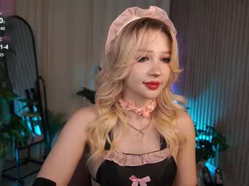 Laurawifeness Chaturbate stream image from September 04, 2025
