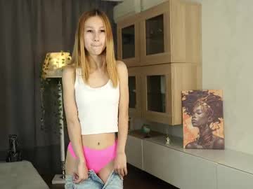 Cramblkuki Chaturbate stream image from September 04, 2025