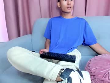 Raven_Yees Chaturbate stream image from September 04, 2025