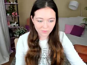 Alluringeyess Chaturbate stream image from September 04, 2025