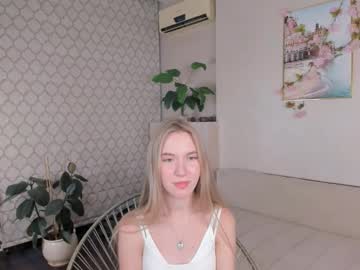 Lunatemptres Chaturbate stream image from September 04, 2025
