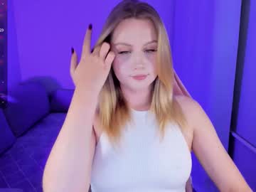 Honey_Blondee Chaturbate stream image from September 04, 2025