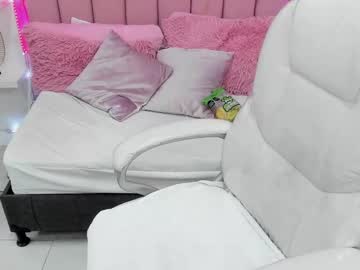Littlesofii Chaturbate stream image from September 04, 2025
