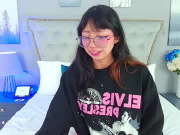 Yommi_Winx Chaturbate stream image from September 04, 2025