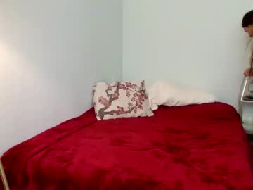 Zyracloudplays Chaturbate stream image from September 04, 2025