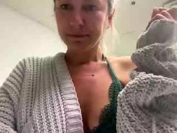 Sassyella Chaturbate stream image from September 05, 2025