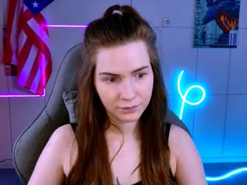 Aliceinredsquare_ Chaturbate stream image from September 05, 2025