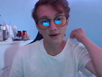 Blondessence Chaturbate stream image from September 05, 2025