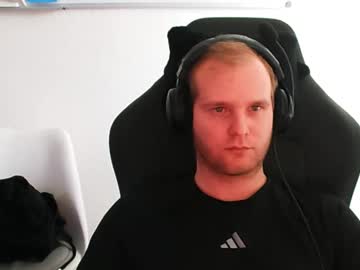 Croissant911 Chaturbate stream image from September 05, 2025