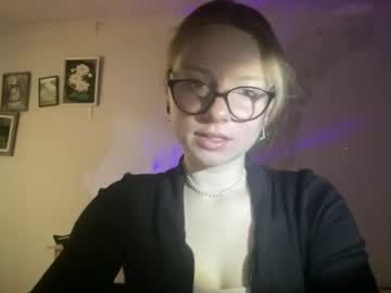 Miraaroma Chaturbate stream image from September 05, 2025
