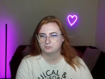 Alicia_Side_Red Chaturbate stream image from September 05, 2025
