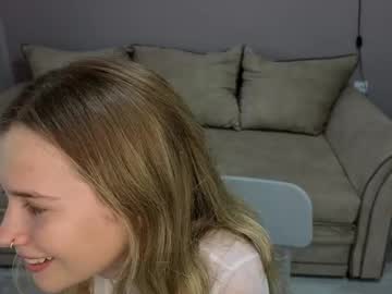 Lynntiny Chaturbate stream image from September 05, 2025