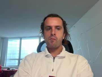 August2398 Chaturbate stream image from September 05, 2025