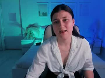 Yunabrown Chaturbate stream image from September 06, 2025