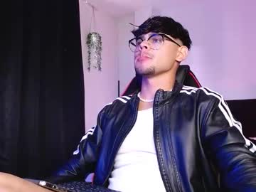 Isaac_Saenz Chaturbate stream image from September 06, 2025
