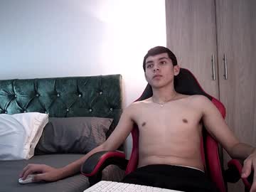Andrew_Restrepo Chaturbate stream image from September 07, 2025