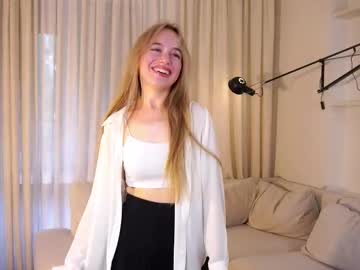 Evacloudy Chaturbate stream image from September 07, 2025