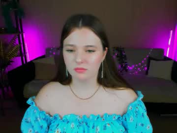 Moonvelle Chaturbate stream image from September 07, 2025