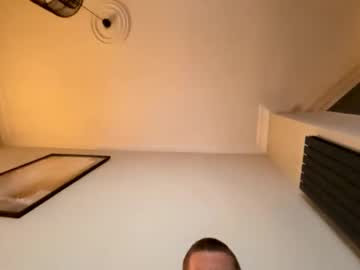 Robert900 Chaturbate stream image from September 07, 2025