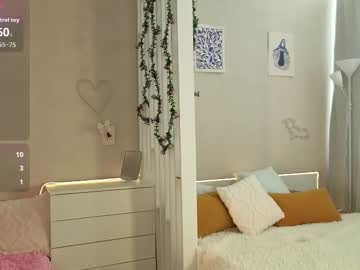 Littlenight0wl Chaturbate stream image from September 08, 2025