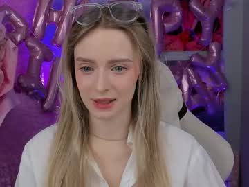 Juliabrewwer Chaturbate stream image from September 08, 2025