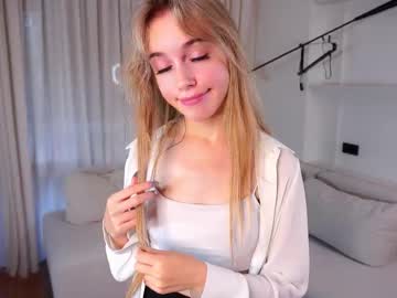 Evacloudy Chaturbate stream image from September 08, 2025
