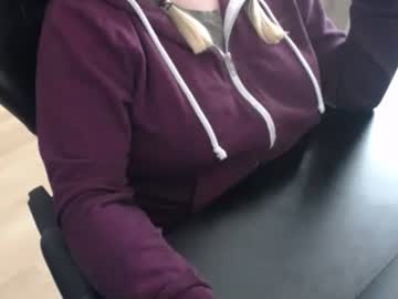 Elly_Petite Chaturbate stream image from September 08, 2025