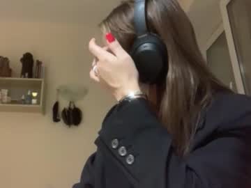 Saundrayeeloy Chaturbate stream image from September 08, 2025