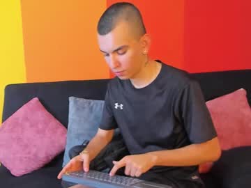 Rowancley Chaturbate stream image from September 08, 2025