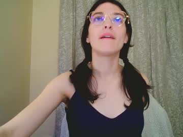 Beezlebabee Chaturbate stream image from September 08, 2025