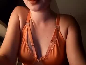 Yannamilters Chaturbate stream image from September 08, 2025