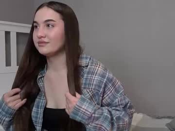 Momy_Lilu Chaturbate stream image from September 09, 2025