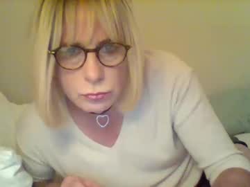 Izzy_Mchoney Chaturbate stream image from September 10, 2025