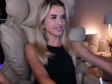 Entya Chaturbate stream image from September 10, 2025