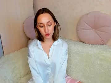 Melodyoflovee Chaturbate stream image from September 10, 2025
