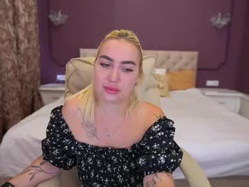 Mariellavv Chaturbate stream image from September 10, 2025