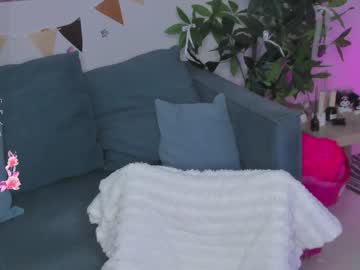 Lilybelll Chaturbate stream image from September 10, 2025