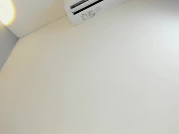 Luna_Moretti Chaturbate stream image from September 10, 2025