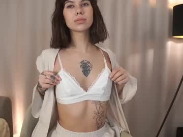 Bloominghaze Chaturbate stream image from September 10, 2025