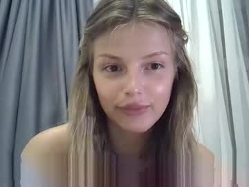 Lunav7 Chaturbate stream image from September 10, 2025