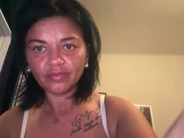 Divine2710 Chaturbate stream image from September 10, 2025