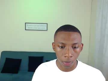 Miiloo18 Chaturbate stream image from September 10, 2025