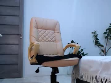 Petitefleurx Chaturbate stream image from September 11, 2025