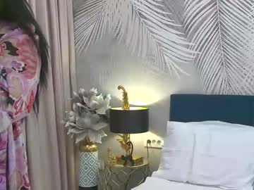 Yviesweet Chaturbate stream image from September 11, 2025